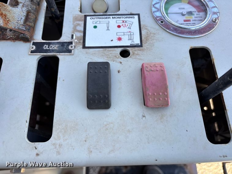 image for item EU4713 2014 Peterbilt 365 crane truck