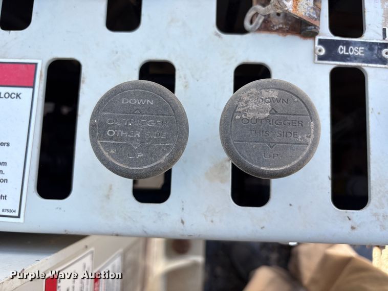 image for item EU4713 2014 Peterbilt 365 crane truck