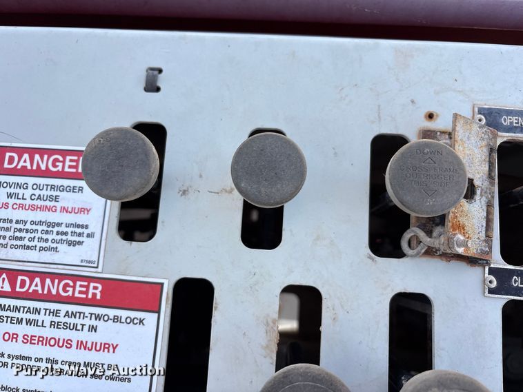 image for item EU4713 2014 Peterbilt 365 crane truck