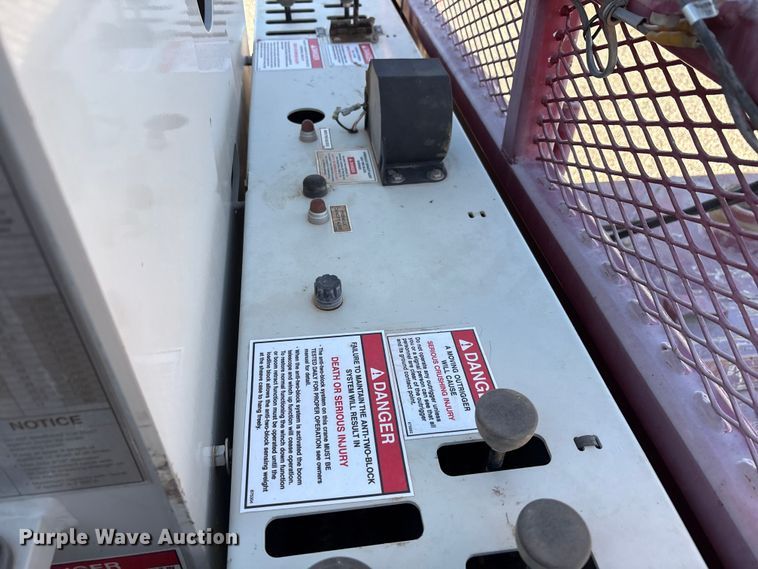 image for item EU4713 2014 Peterbilt 365 crane truck