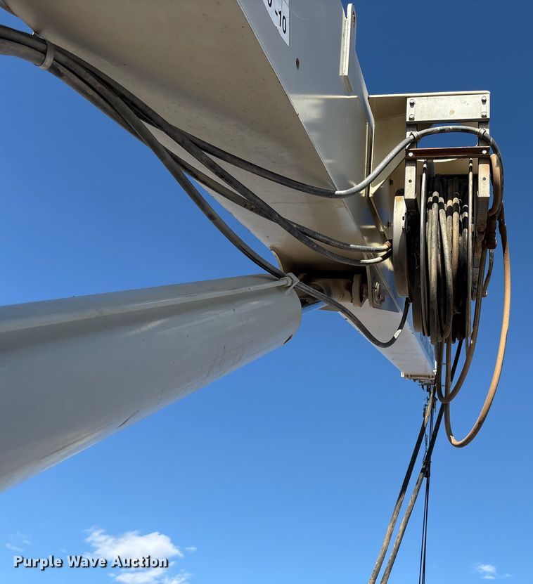 image for item EU4713 2014 Peterbilt 365 crane truck