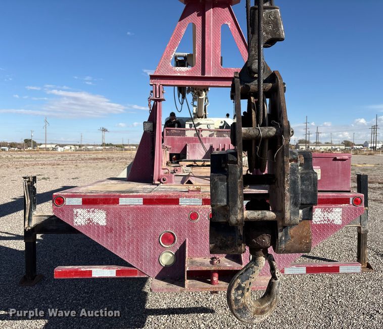 image for item EU4713 2014 Peterbilt 365 crane truck