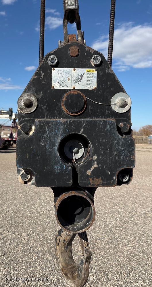 image for item EU4713 2014 Peterbilt 365 crane truck