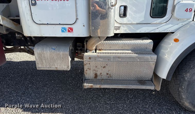 image for item EU4713 2014 Peterbilt 365 crane truck