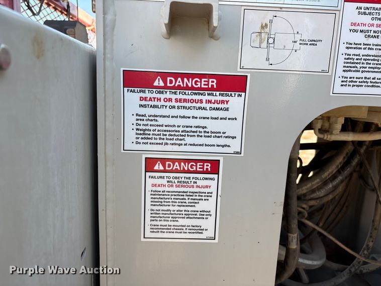 image for item EU4713 2014 Peterbilt 365 crane truck