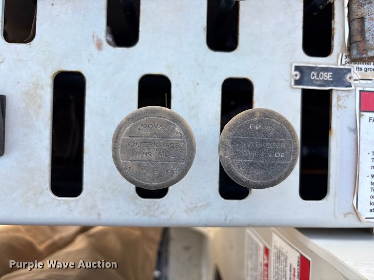 image for item EU4713 2014 Peterbilt 365 crane truck