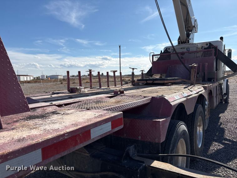 image for item EU4713 2014 Peterbilt 365 crane truck