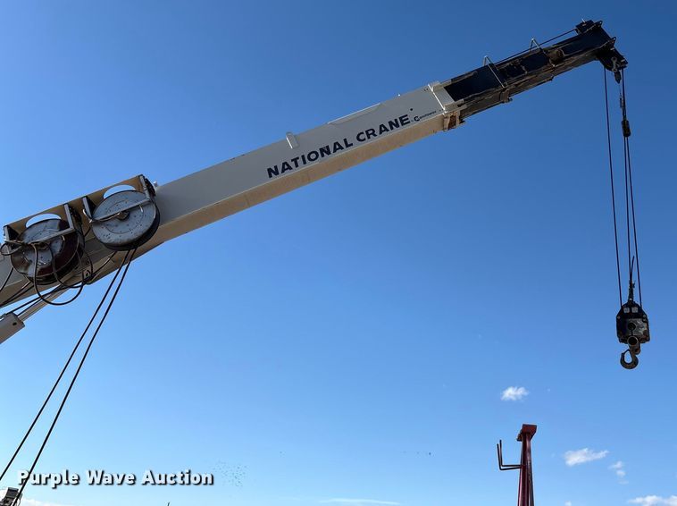 image for item EU4713 2014 Peterbilt 365 crane truck