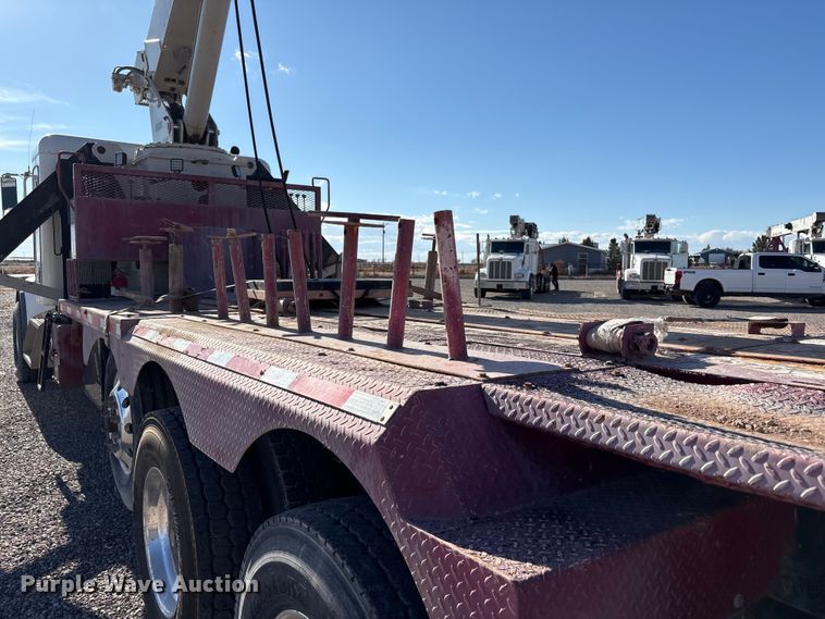 image for item EU4713 2014 Peterbilt 365 crane truck