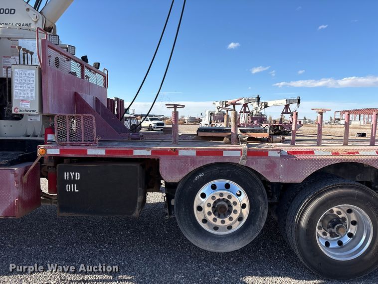 image for item EU4713 2014 Peterbilt 365 crane truck