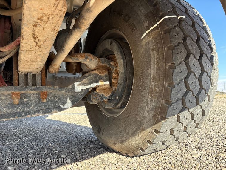 image for item EU4713 2014 Peterbilt 365 crane truck