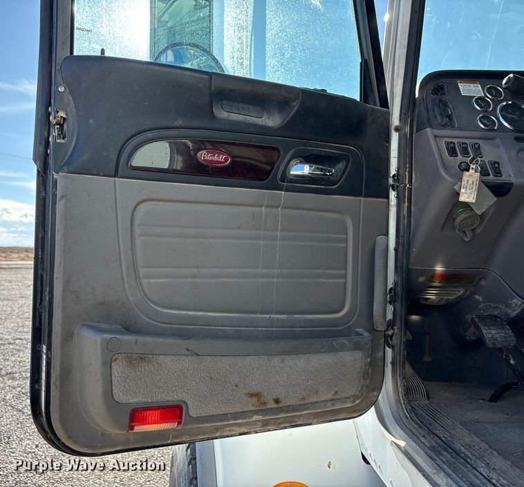 image for item EU4713 2014 Peterbilt 365 crane truck