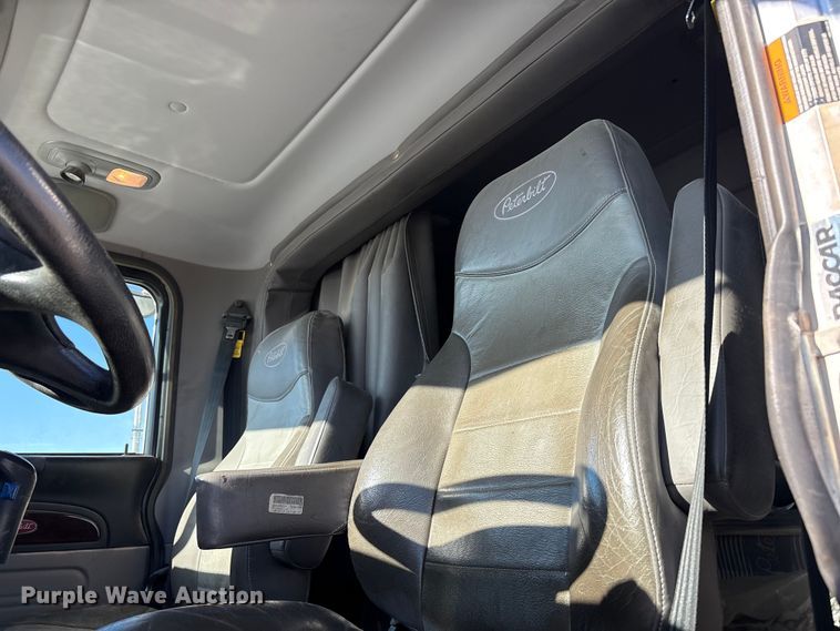 image for item EU4713 2014 Peterbilt 365 crane truck