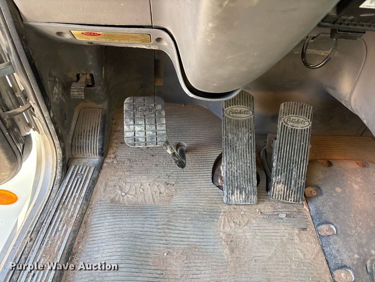 image for item EU4713 2014 Peterbilt 365 crane truck