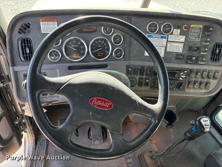 image for item EU4713 2014 Peterbilt 365 crane truck