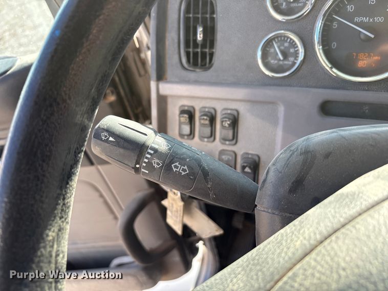 image for item EU4713 2014 Peterbilt 365 crane truck