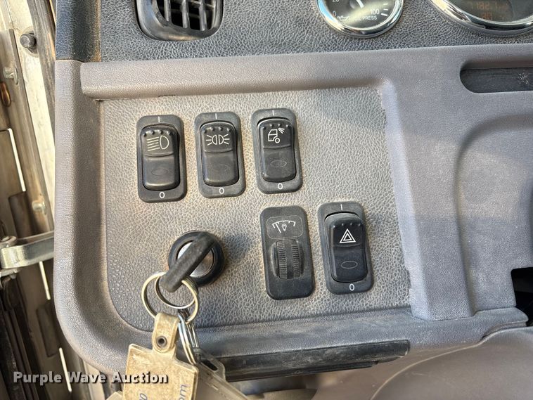 image for item EU4713 2014 Peterbilt 365 crane truck