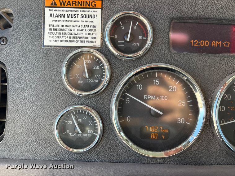 image for item EU4713 2014 Peterbilt 365 crane truck