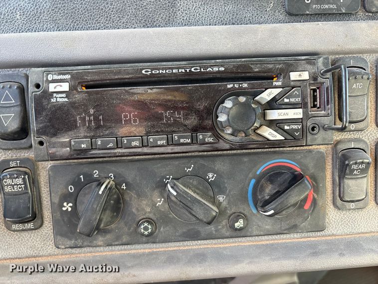 image for item EU4713 2014 Peterbilt 365 crane truck