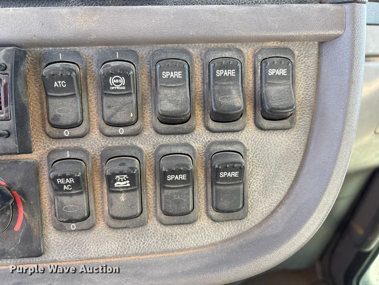 image for item EU4713 2014 Peterbilt 365 crane truck