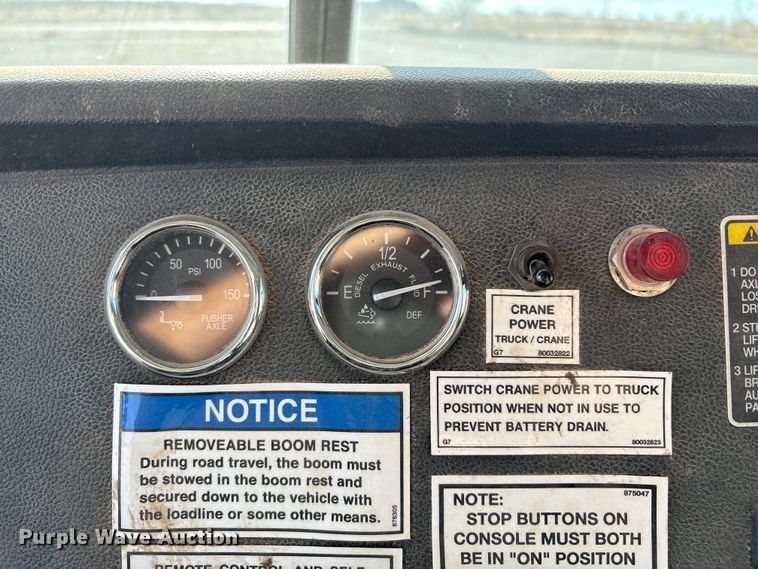 image for item EU4713 2014 Peterbilt 365 crane truck