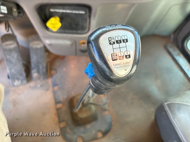 image for item EU4713 2014 Peterbilt 365 crane truck