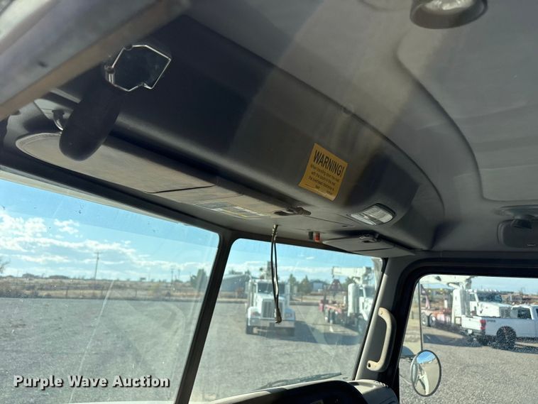 image for item EU4713 2014 Peterbilt 365 crane truck