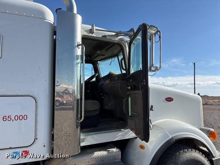 image for item EU4713 2014 Peterbilt 365 crane truck