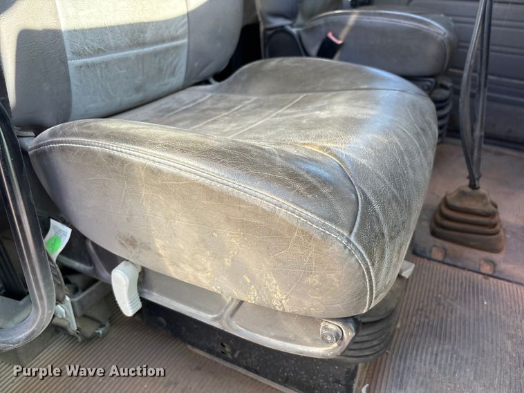 image for item EU4713 2014 Peterbilt 365 crane truck