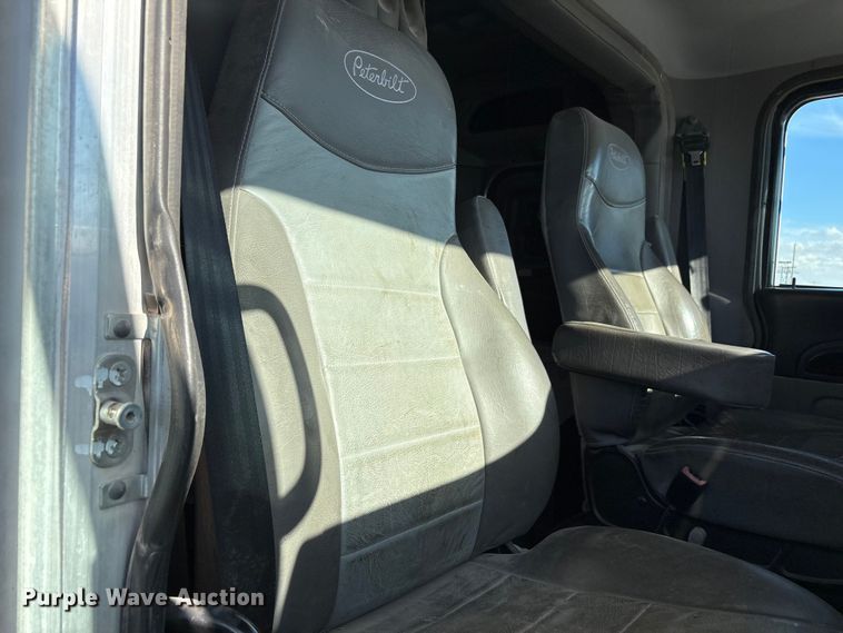 image for item EU4713 2014 Peterbilt 365 crane truck