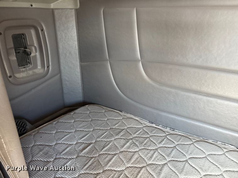 image for item EU4713 2014 Peterbilt 365 crane truck