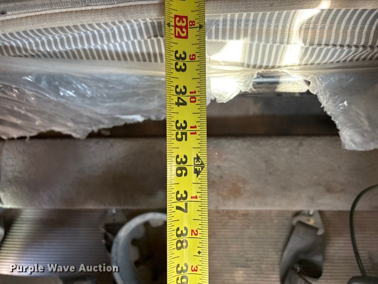 image for item EU4713 2014 Peterbilt 365 crane truck