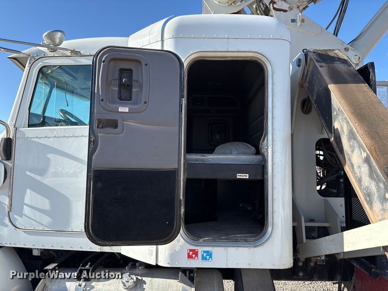 image for item EU4713 2014 Peterbilt 365 crane truck