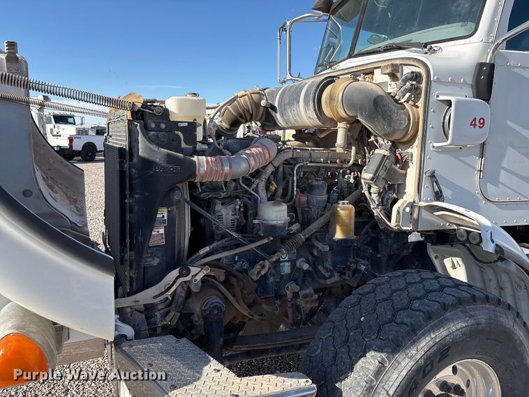 image for item EU4713 2014 Peterbilt 365 crane truck