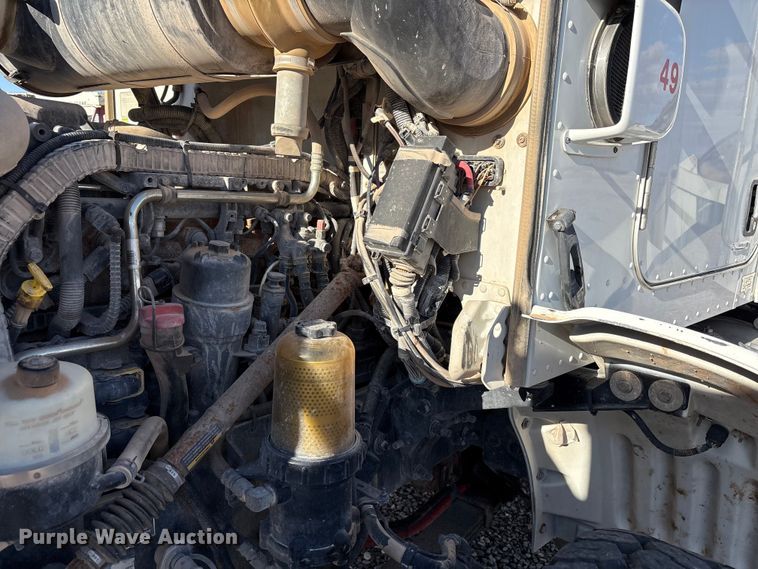 image for item EU4713 2014 Peterbilt 365 crane truck