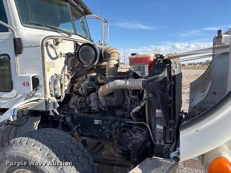 image for item EU4713 2014 Peterbilt 365 crane truck