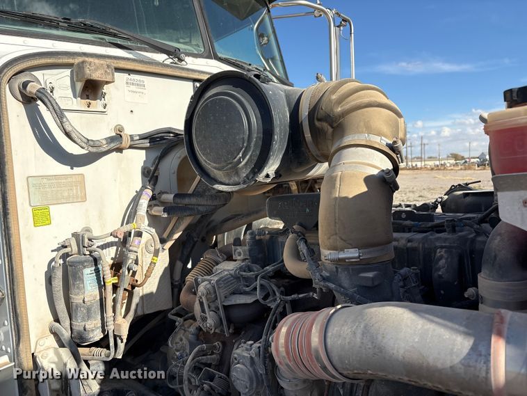 image for item EU4713 2014 Peterbilt 365 crane truck