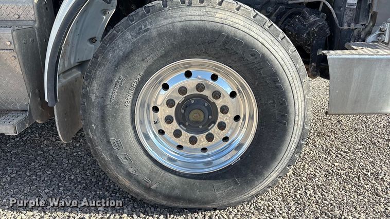 image for item EU4713 2014 Peterbilt 365 crane truck