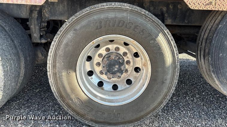 image for item EU4713 2014 Peterbilt 365 crane truck