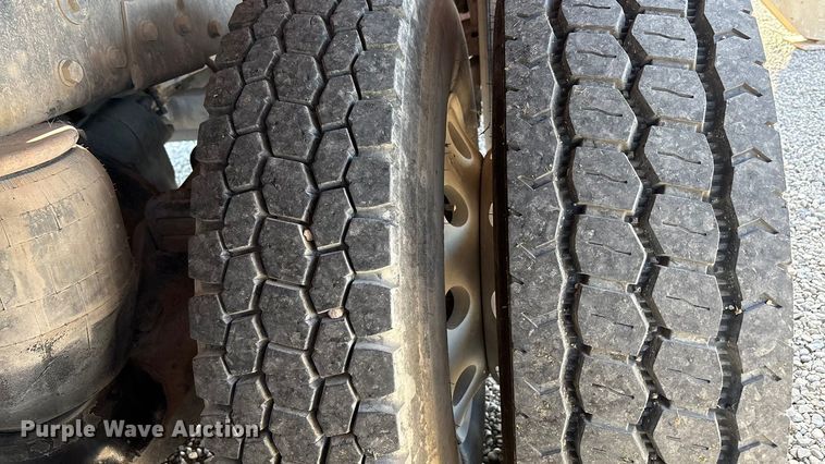 image for item EU4713 2014 Peterbilt 365 crane truck