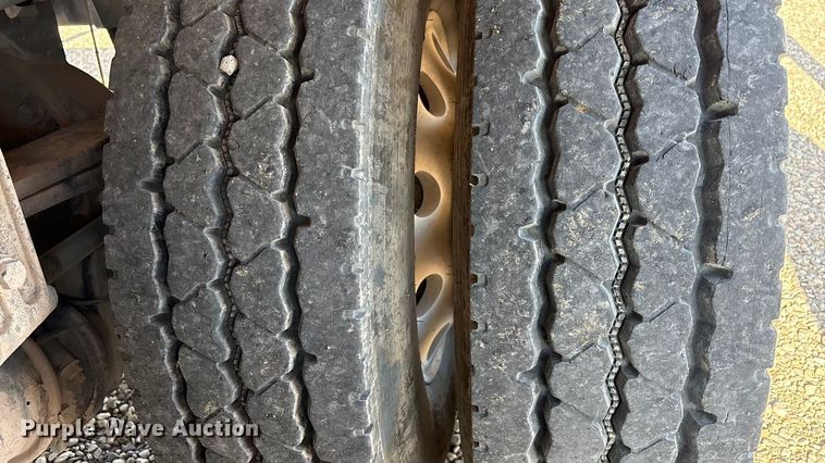 image for item EU4713 2014 Peterbilt 365 crane truck