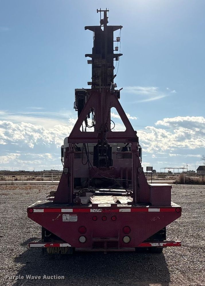 image for item EU4714 2013 Peterbilt 365 crane truck