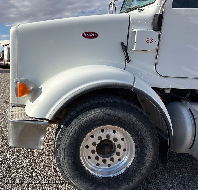 image for item EU4714 2013 Peterbilt 365 crane truck