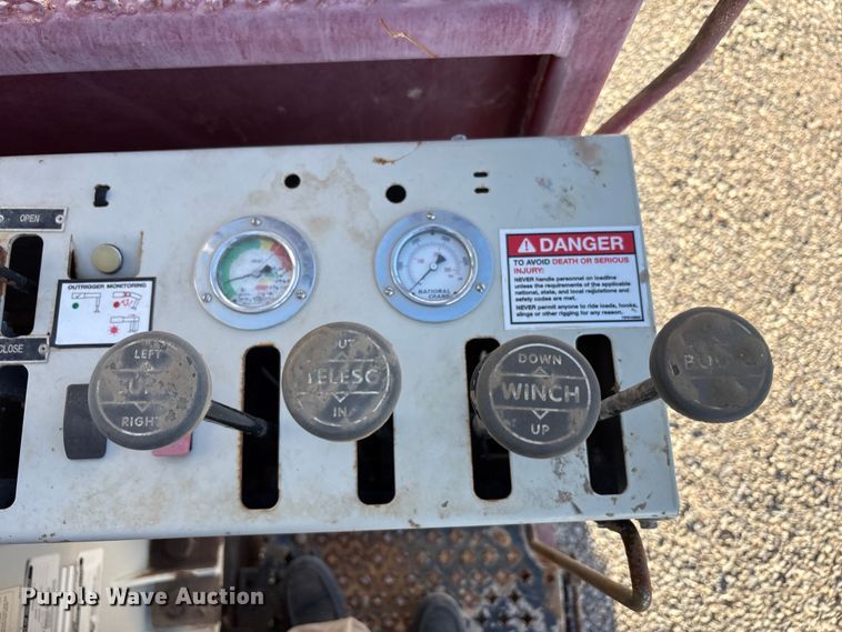 image for item EU4714 2013 Peterbilt 365 crane truck