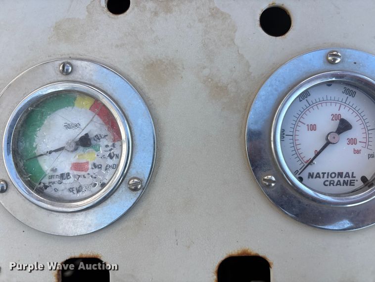 image for item EU4714 2013 Peterbilt 365 crane truck