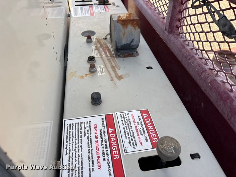 image for item EU4714 2013 Peterbilt 365 crane truck