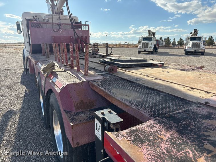 image for item EU4714 2013 Peterbilt 365 crane truck