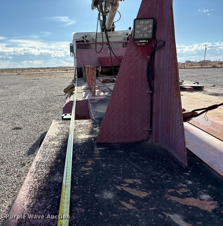 image for item EU4714 2013 Peterbilt 365 crane truck