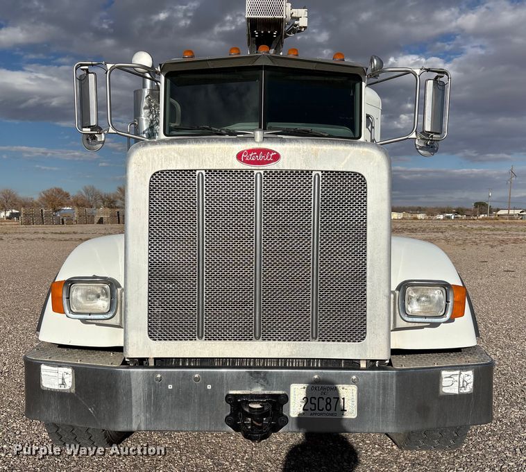 image for item EU4714 2013 Peterbilt 365 crane truck