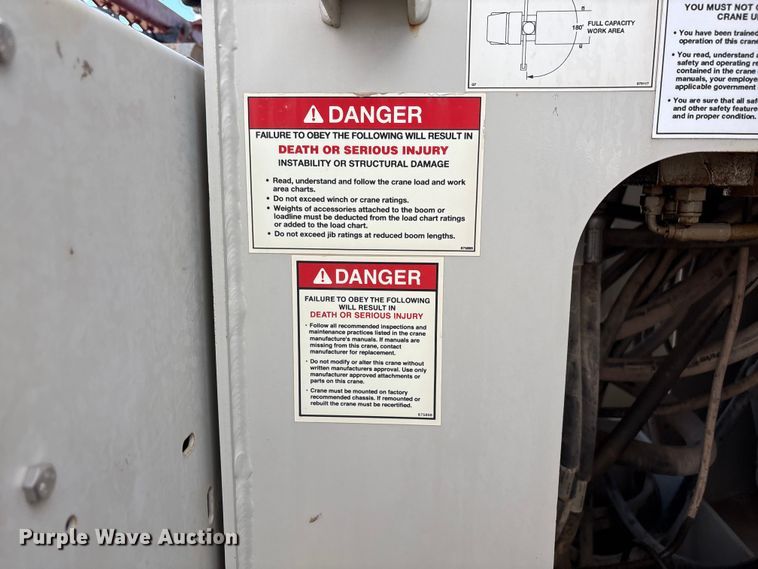 image for item EU4714 2013 Peterbilt 365 crane truck